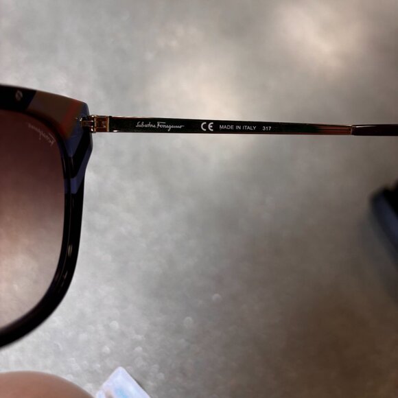 Salvatore Ferragamo Sunglasses Woman Wine Gold SF882SA-606 - Picture 5 of 8